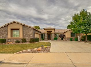 2226 E County Down Dr, Chandler, AZ 85249
