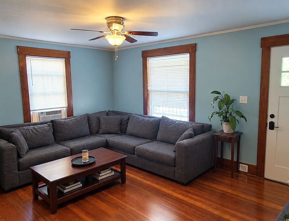 1st image of 119 Glass St