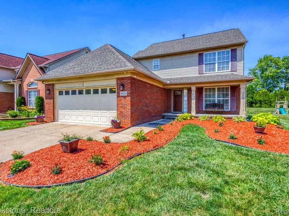 30640 Nelson Cir, Westland, MI 48186