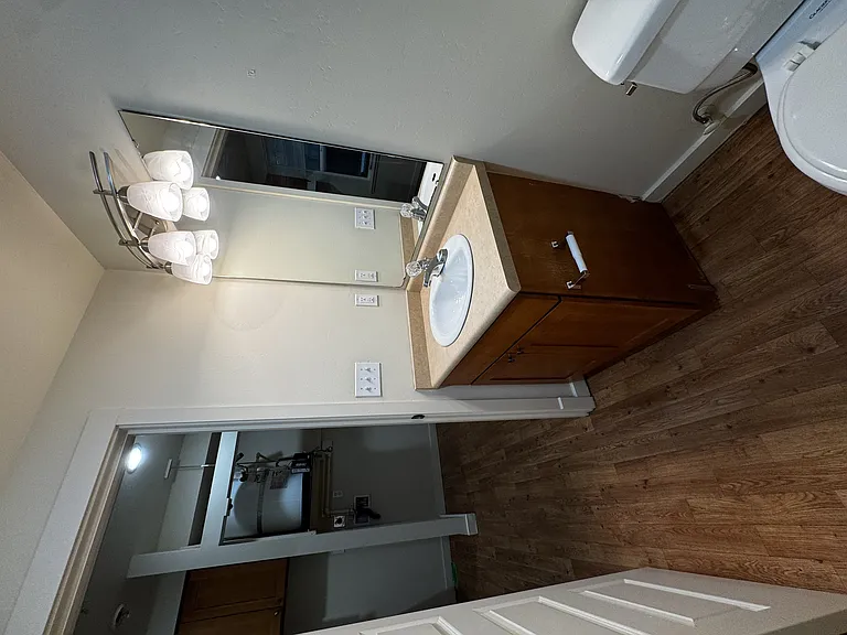 Milwaukee Apartments — Photo 28