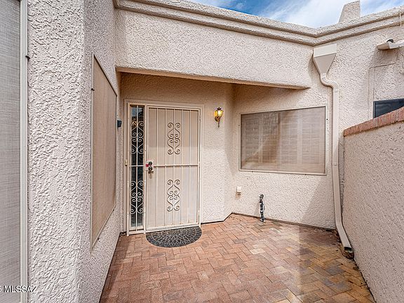 2nd image of 978 W Calle De Emilia