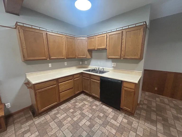407 Frank St — Photo 14