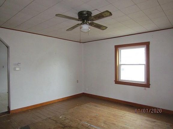 2nd image of 305 W Market St