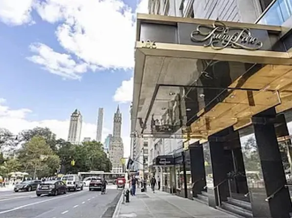 106 Central Park S APT 17O, New York, NY 10019