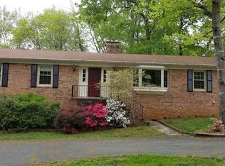 3570 Pinewood Dr, Keswick, VA 22947