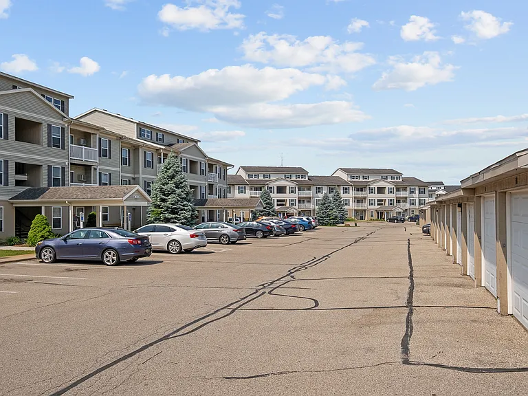 Coopers Landing Apartments — Photo 78