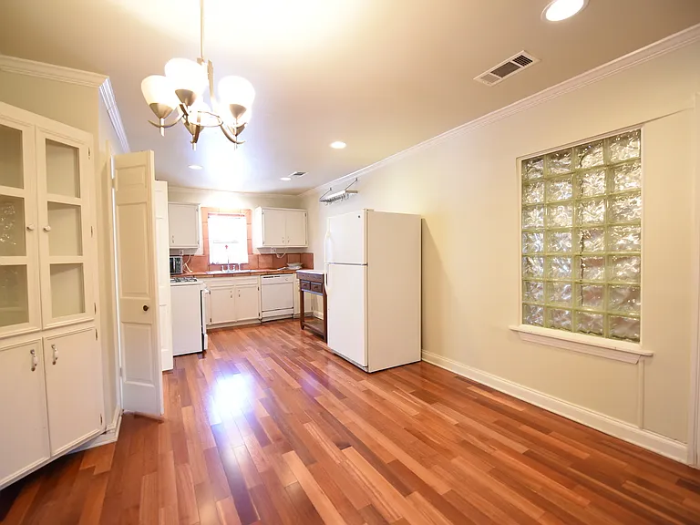 9015 San Leandro Dr — Photo 10