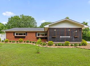 1901 Hollister Rd, Signal Mountain, TN 37377