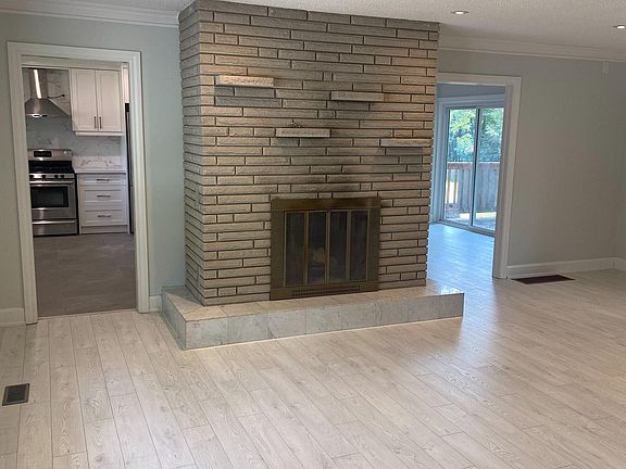 4th image of 27 Waterbend Dr
