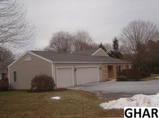 20 Woodland Est, Lebanon, PA 17042
