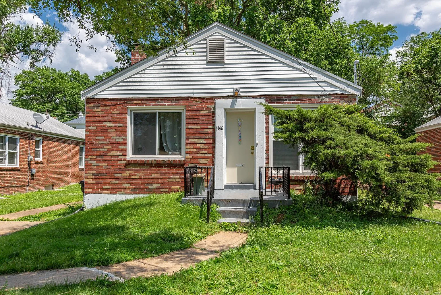 1146 Watts Ave photo 1