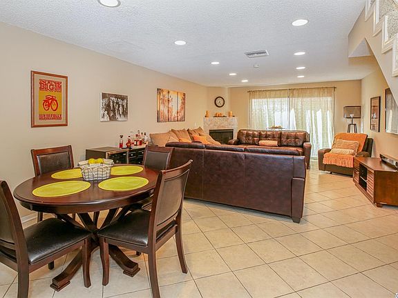 4th image of 635 E Angeleno Ave APT D
