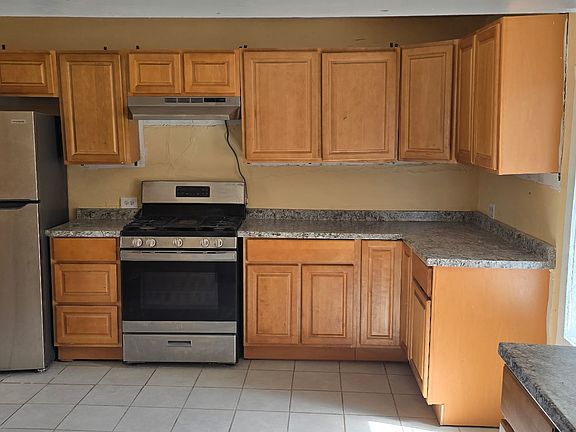2nd image of 6 Escuelita Ln