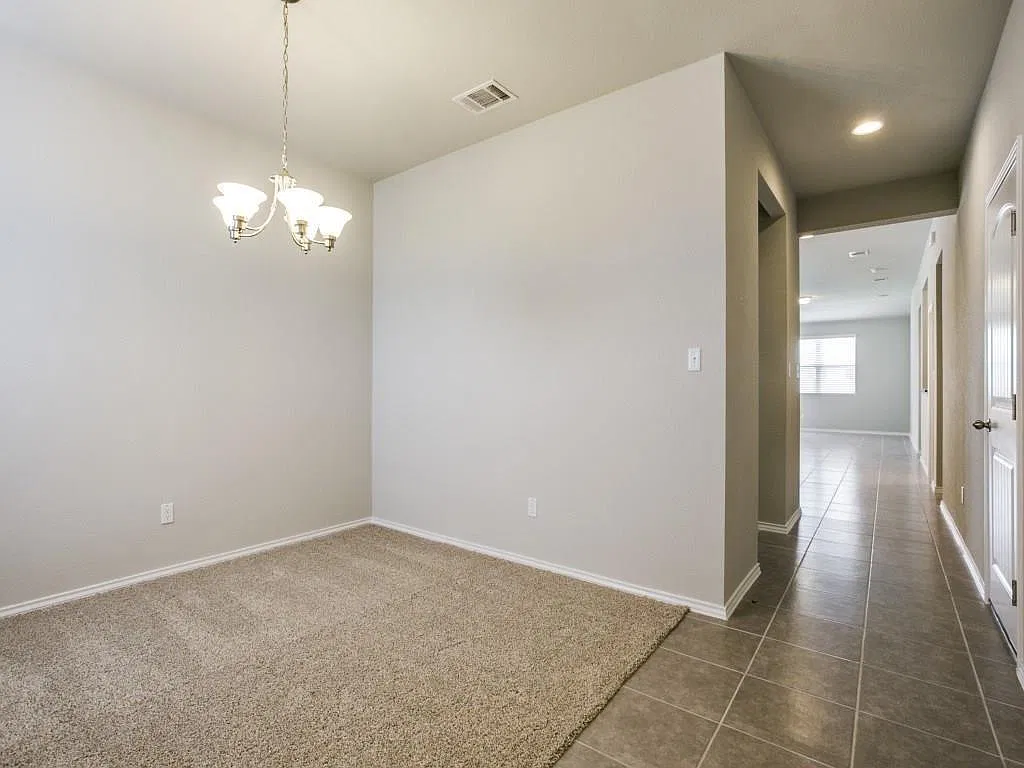 3 bed, 2.0 bath, 1676 sqft, $1,995 — Photo 4