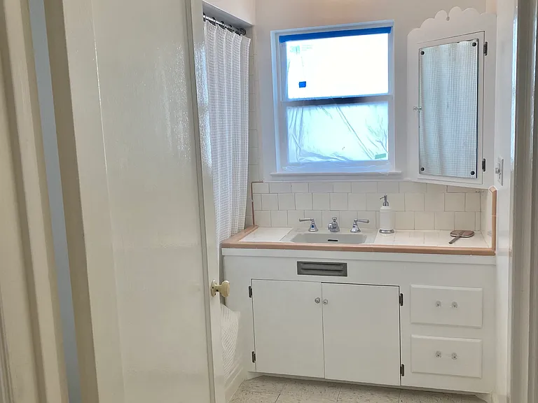 Bathroom1