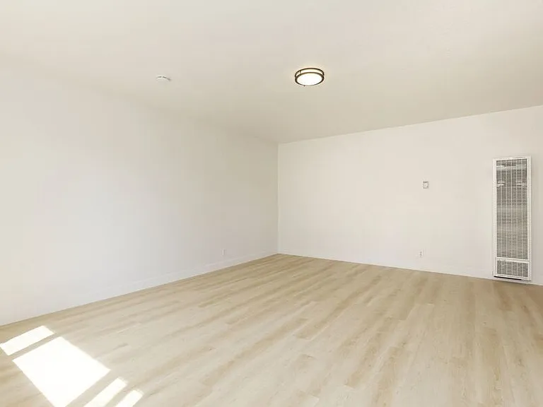 407 Vernon St — Photo 27