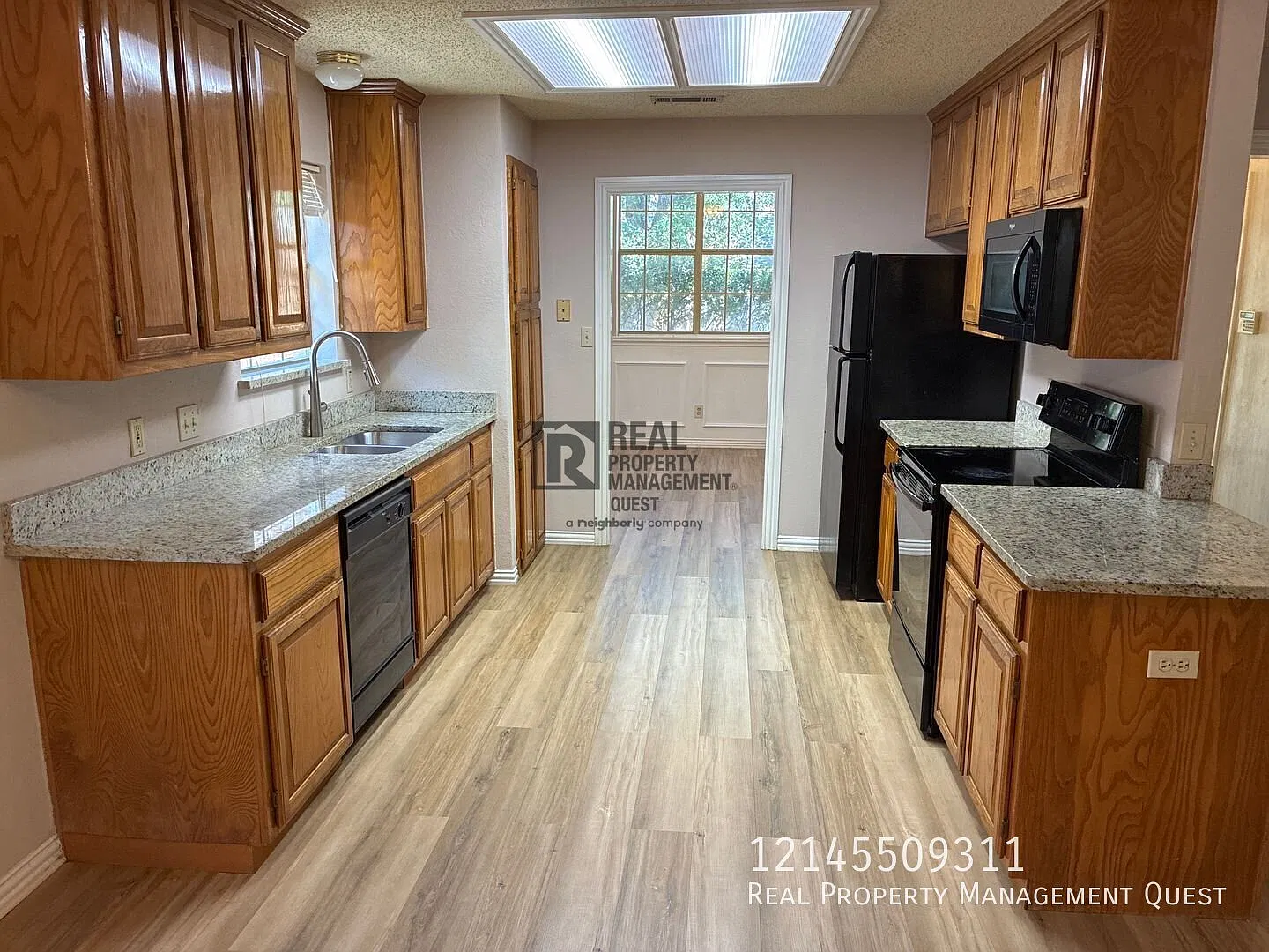 Cute 2 bed 2 bath available - Pay No admin Fee — Photo 4