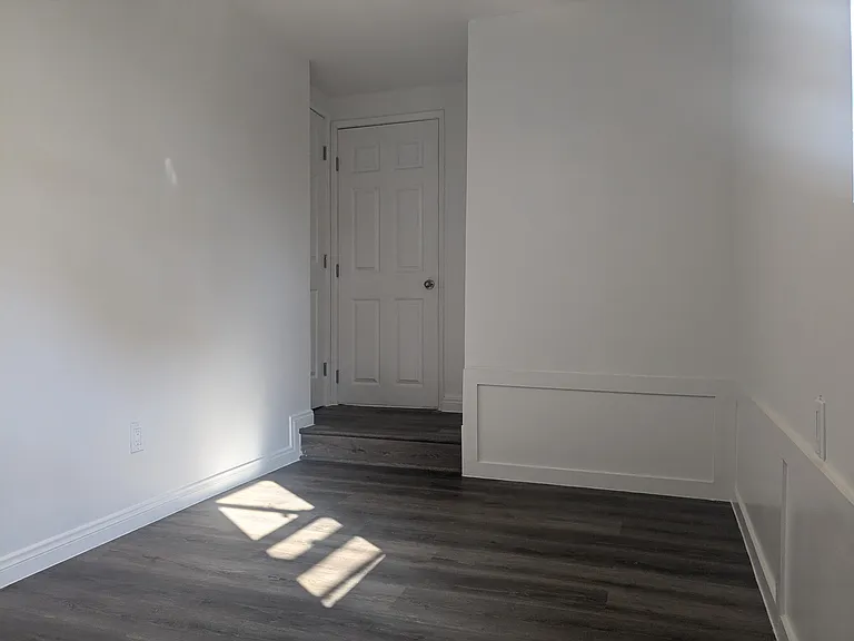 2321 Etiwanda St #E — Photo 11