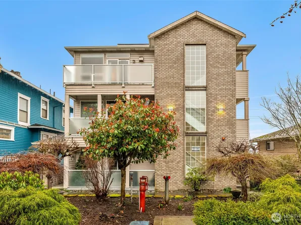2420 Grand Avenue #301, Everett, WA 98201