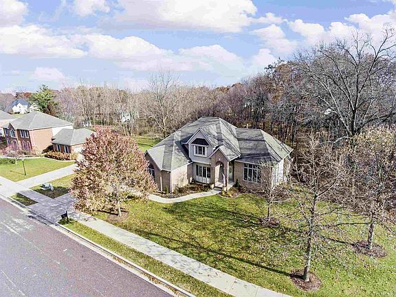 3rd image of 11308 N Hickory Woods Ct