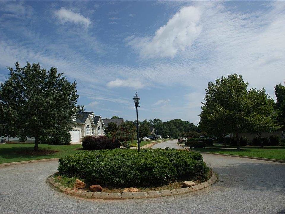 2nd image of 16 Shannon Creek Ct