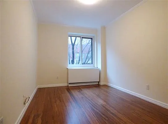 Rented by Akam Sales and Brokerage | media 16