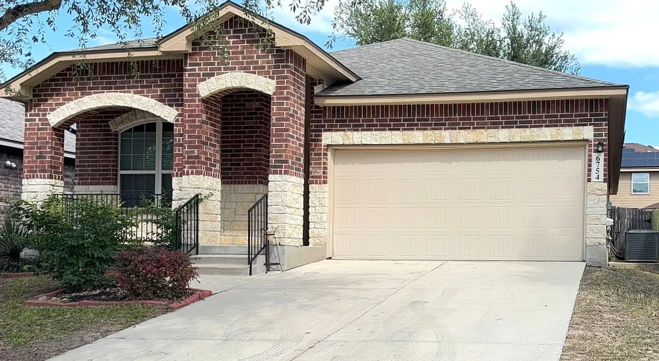 3 bed, 1817 sqft, $1,625 — Photo 2