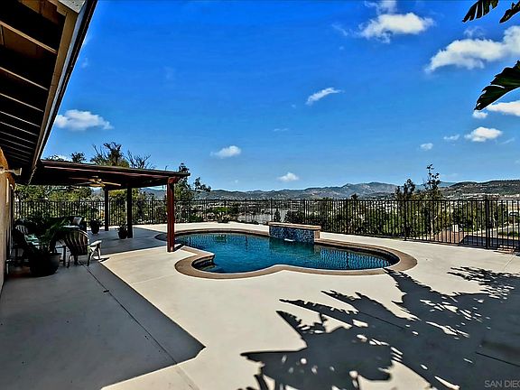 3rd image of 2185 Estela Dr