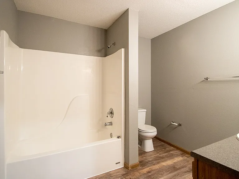 Marshall Apartments — Photo 26
