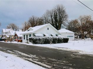 104 Summerville Dr, Rochester, NY 14617