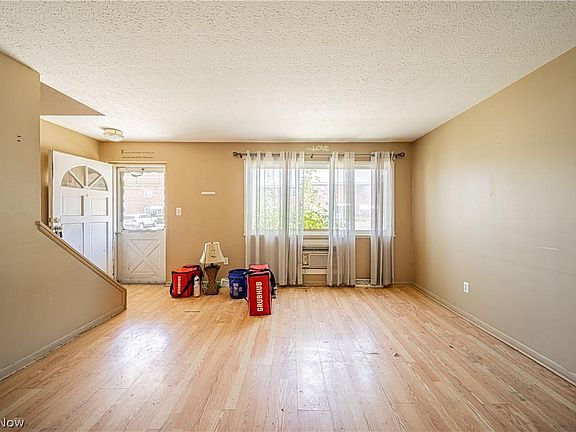 3rd image of 1502 Severn Ln #1E