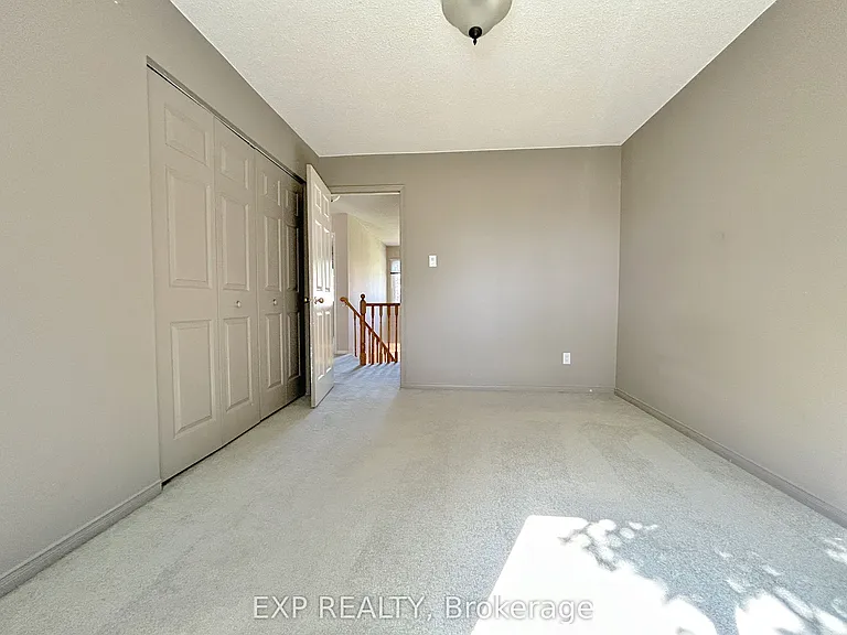 23 Haskell Cres — Photo 21