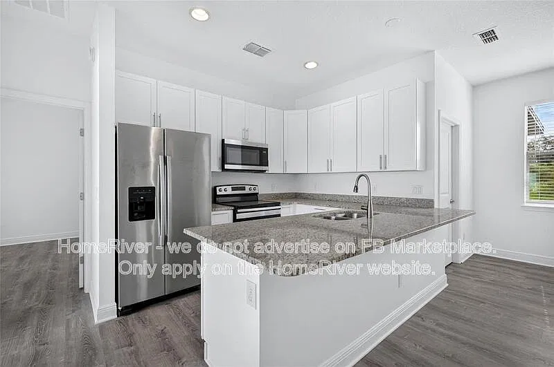 4 bed, 2.0 bath, 1349 sqft, $1,795 — Photo 4