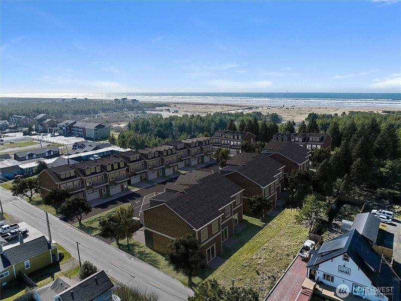 3rd image of 301 Ocean Beach Boulevard N