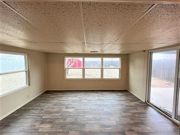 4th image of 3903 SE 14th Pl