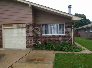 185 Paramount Dr, Wood Dale, IL 60191