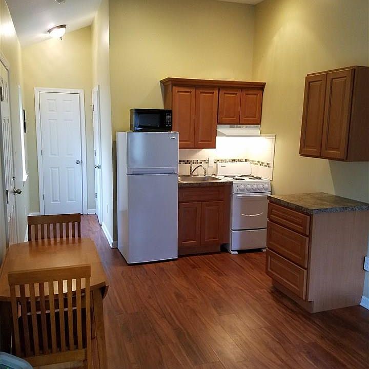 2nd image of 105 W White Horse Pike #3-C