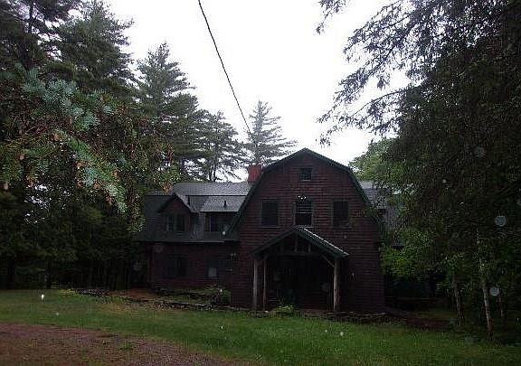 2nd image of 146 Cobble Hill Ln