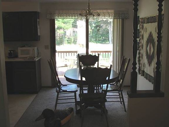 3rd image of 5911 Wintergreen Dr