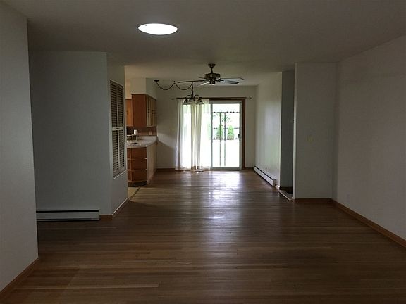 5th image of 502 N Elm St