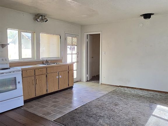 5th image of 110 & 110-1/2 Small St