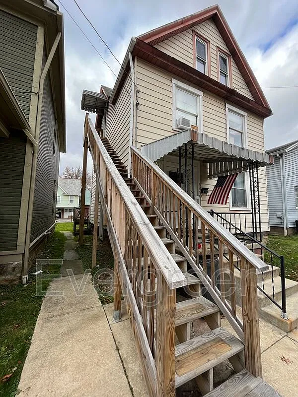 1 bed, 1.0 bath, 347 sqft, $595 — Photo 2