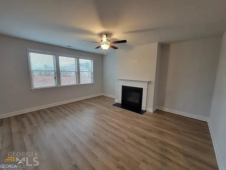 604 Cunninghame Ct — Photo 8