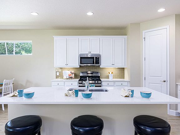 5th image of 74 Lagoon Way
