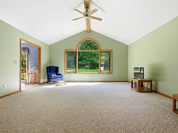 4th image of 6819 Avon Lake Rd