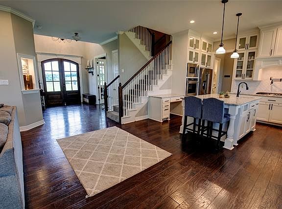 4th image of 565 Oasis Dr