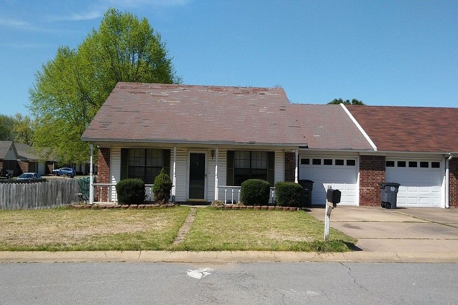 1st image of 102 Wesley Dr