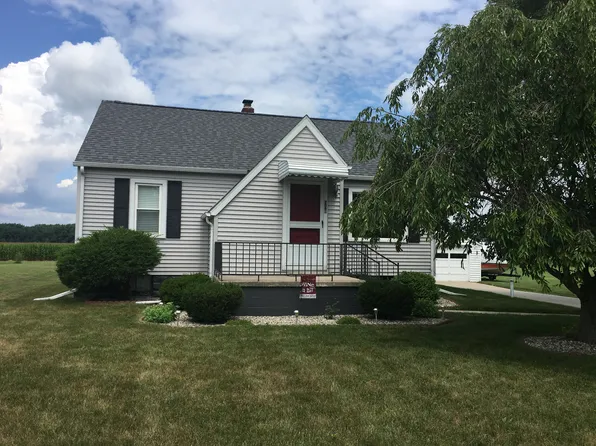 556 W Parish Rd, Kawkawlin, MI 48631