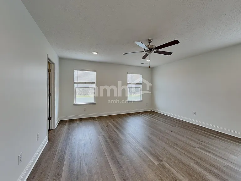890 Heritage Blvd — Photo 10