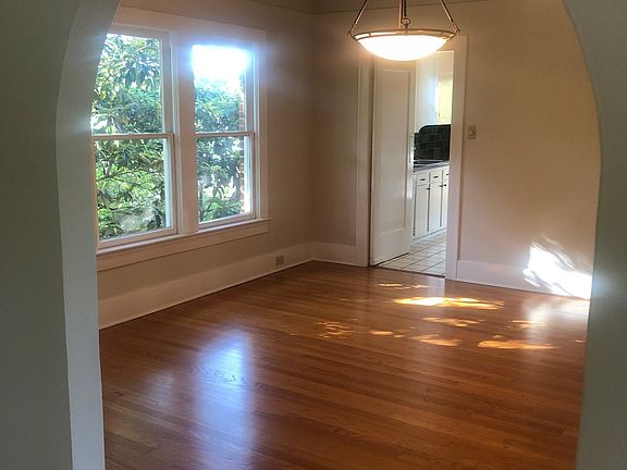 3rd image of 235 E Lullwood Ave #1